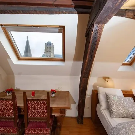 Hofmarkgraaf - Unique In Historic Mansion Apartment Antwerp